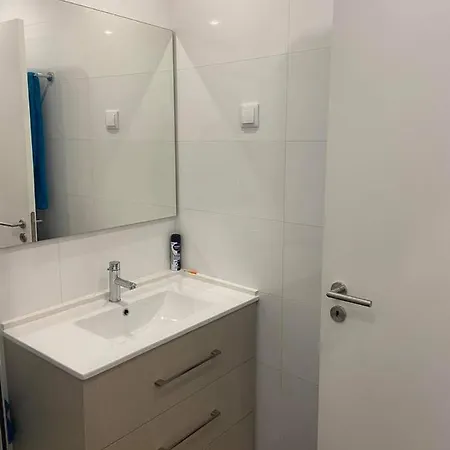 Casa Do Chinelo Azul * Queluz