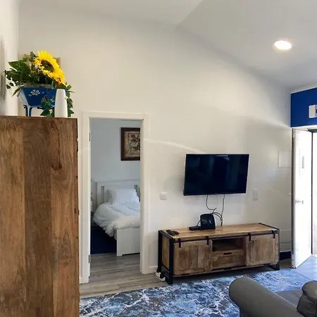 Casa Do Chinelo Azul Queluz