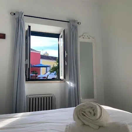 Casa Do Chinelo Azul * Queluz